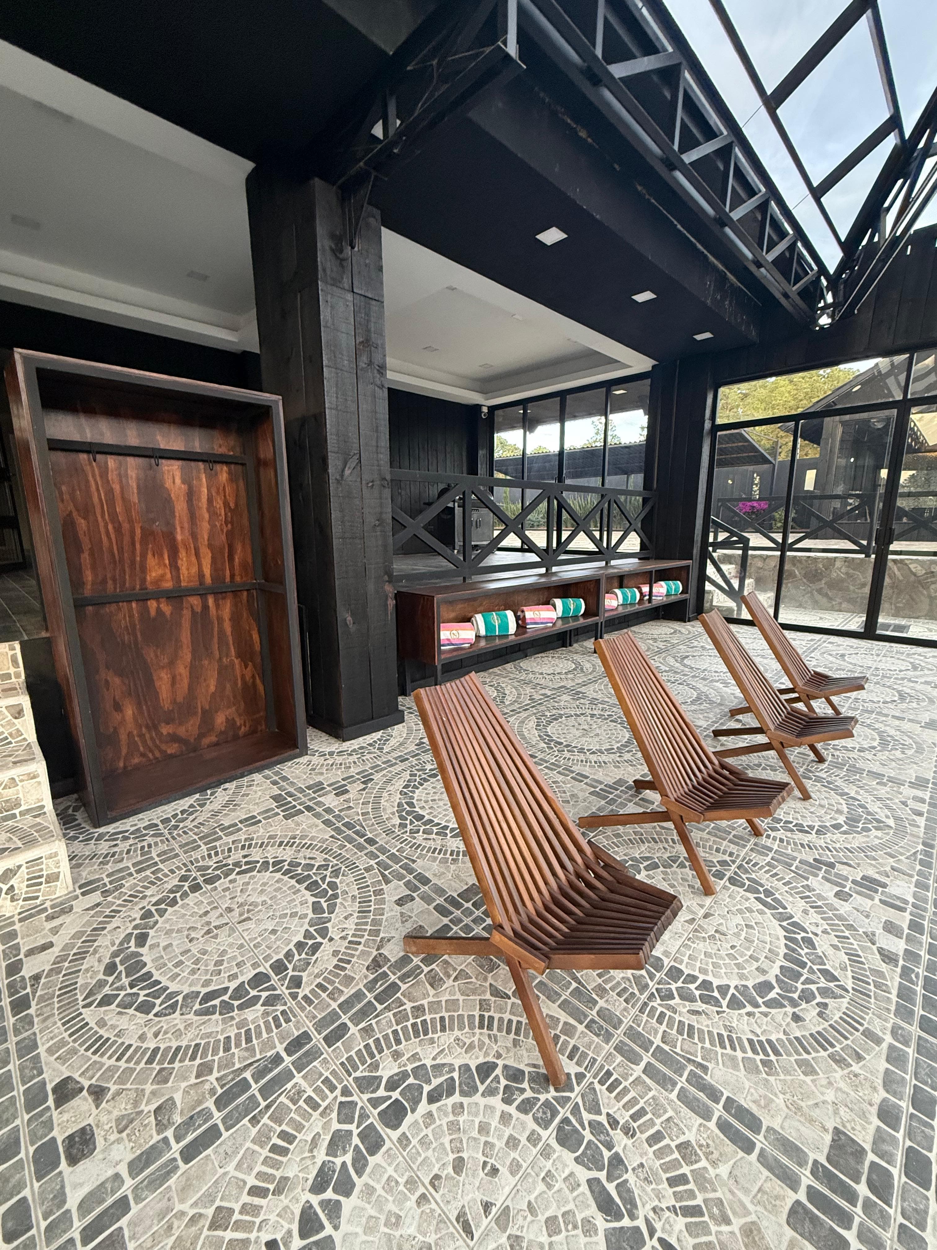 Alberca del chalet, otra vista
